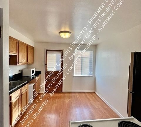 4th image of 2346 S Race St