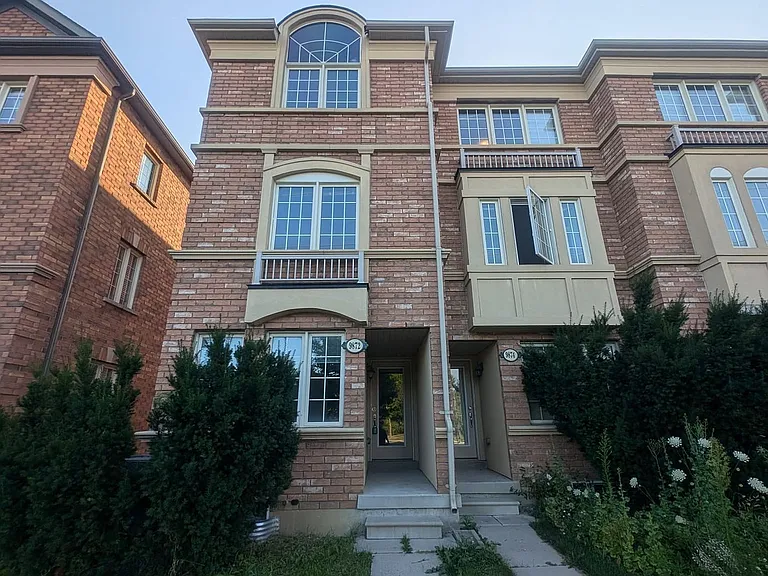 9872 McCowan Rd — Photo 1