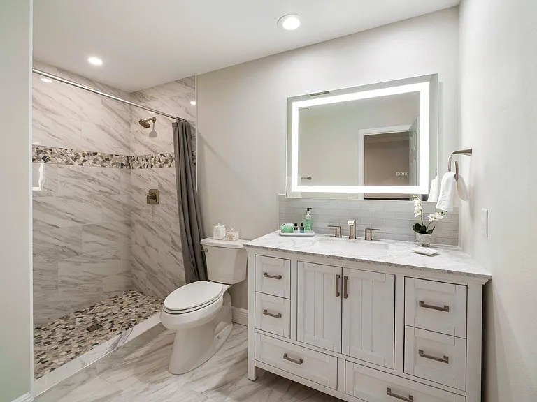 Guest Hallway Bath