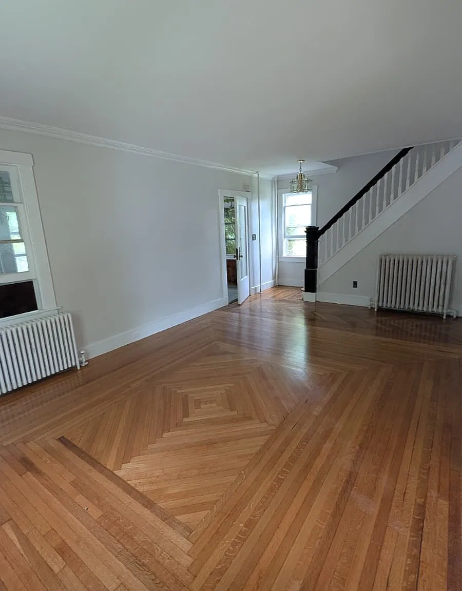 4 bed, $4,000 — Photo 1
