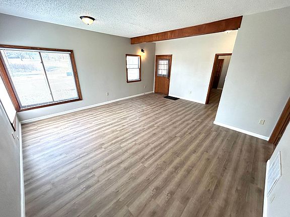 5th image of 2704 College St #B
