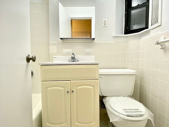 5th image of 417 E 81st St APT 2C
