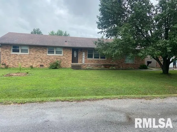 304 N 8th St, Benton, IL 62812
