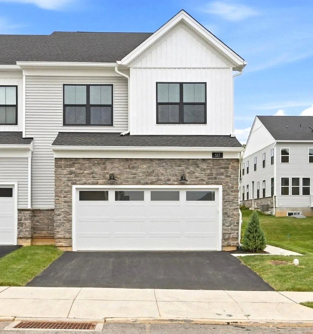 3 bed, 3.5 bath, 2300 sqft, $4,500 — Photo 1