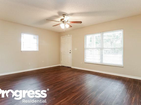 3rd image of 3530 21st Ave S