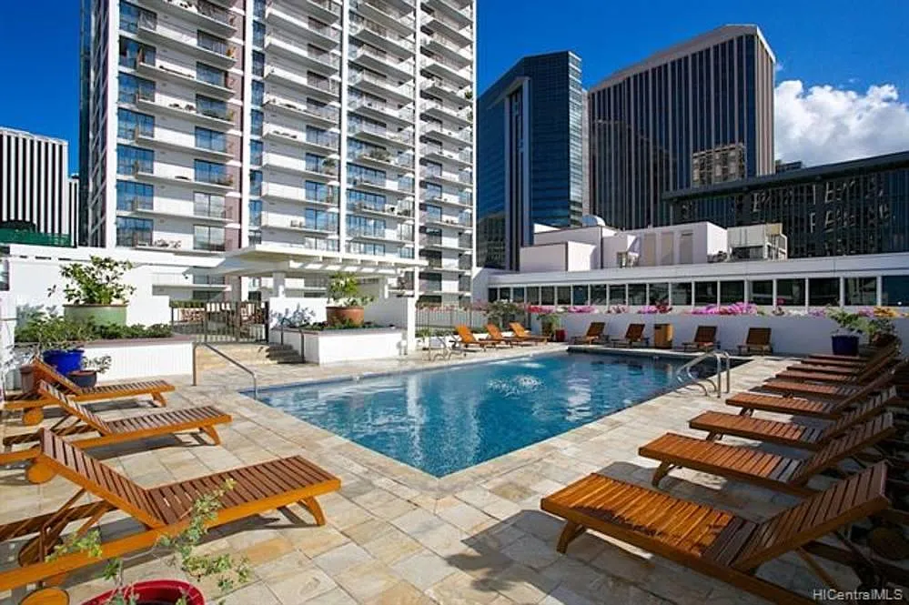 2 bed, 1100 sqft, $3,950 — Photo 1