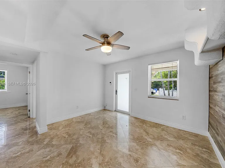 1837 NE 48th Ct — Photo 8