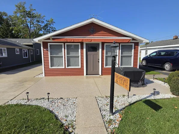 123 Wickham Ave, Houghton Lake, MI 48629