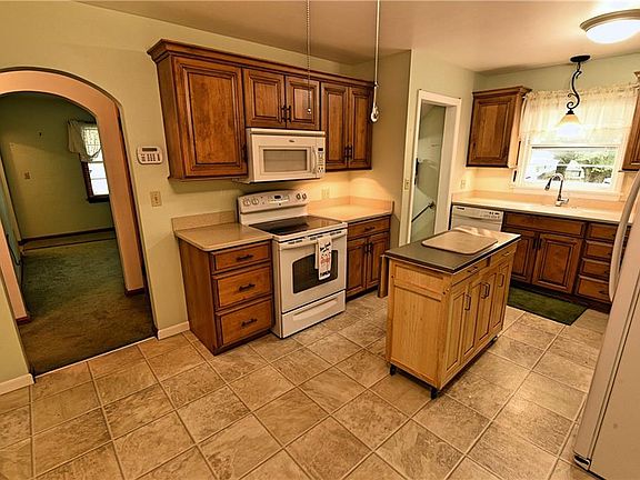 4th image of 14857 Standish Ave