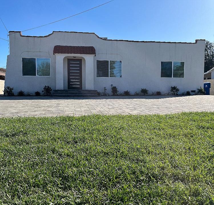 1st image of 15808 Marlin Pl