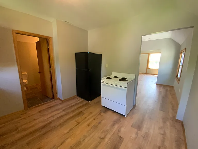 2 bed, 1.0 bath, $975 — Photo 14