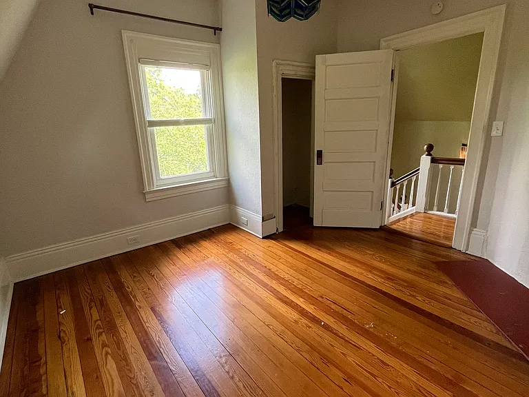 166 S French Broad Ave — Photo 20