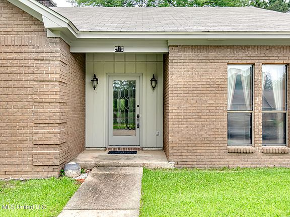 3rd image of 510 Bay Pointe Cir