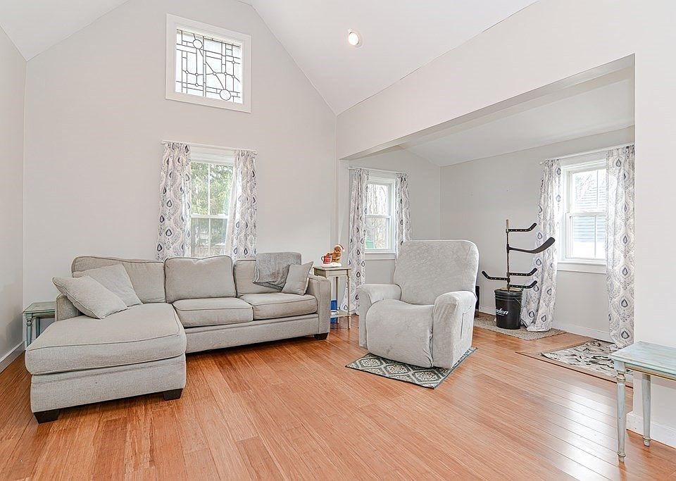 103 Maple Ave, Rutland, MA 01543 Zillow