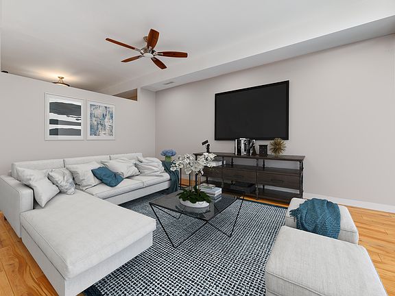 4th image of 2225 W Wabansia Ave APT 402
