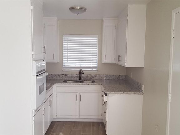 4th image of 3318 E Lafayette St