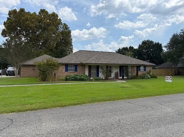 115 Beacon Dr, Youngsville, LA 70592