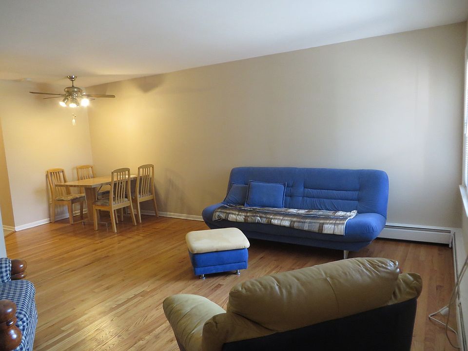 2nd image of 1109 Holiday Ln APT 6