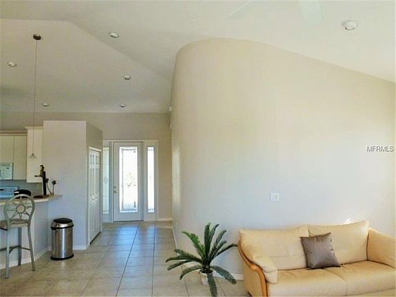 4th image of 3541 Roseau Dr