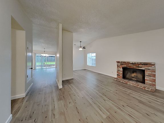 3rd image of 5031 Fernwood Cir
