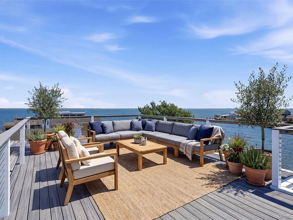 1st image of 298 W Lido Promenade