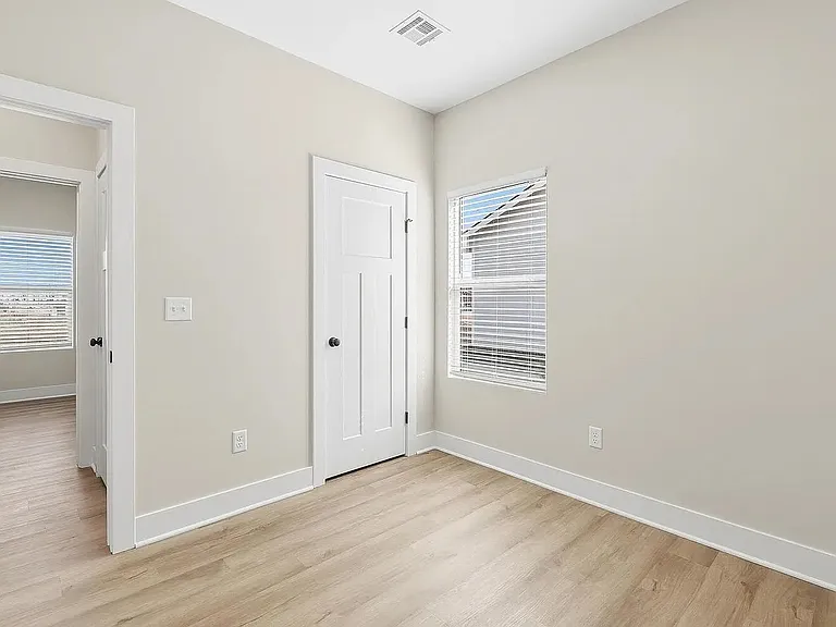 17006 W Lawson St — Photo 13