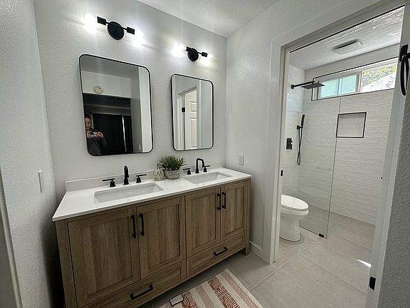 4th image of 4367 Laurelhurst Rd