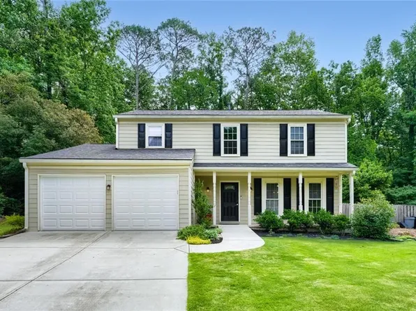 235 Barrington Dr E, Roswell, GA 30076