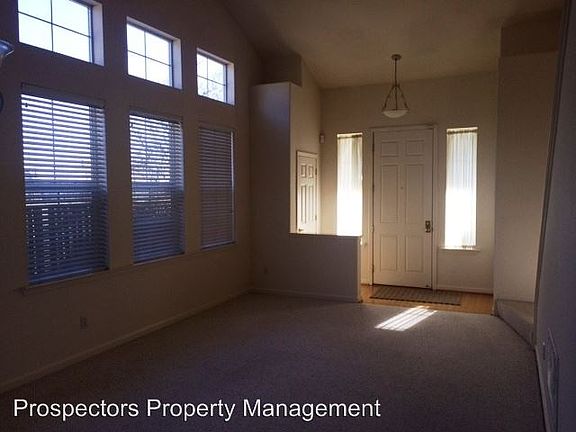 5th image of 989 Oak Brook Way