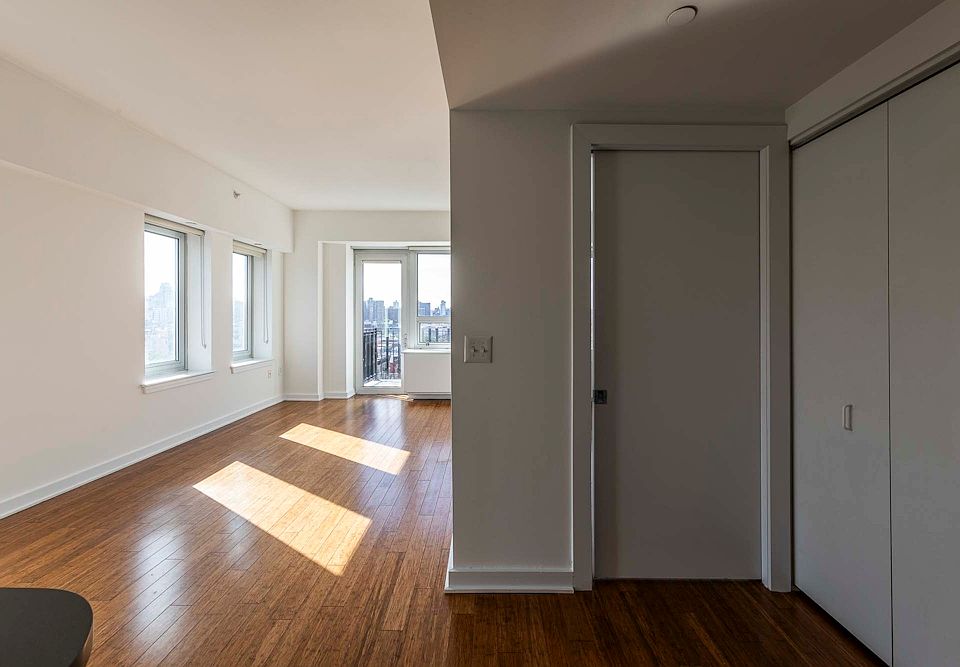 1st image of 101 Avenue D APT 6F