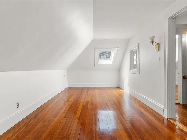 161 Highland Ave — Photo 20