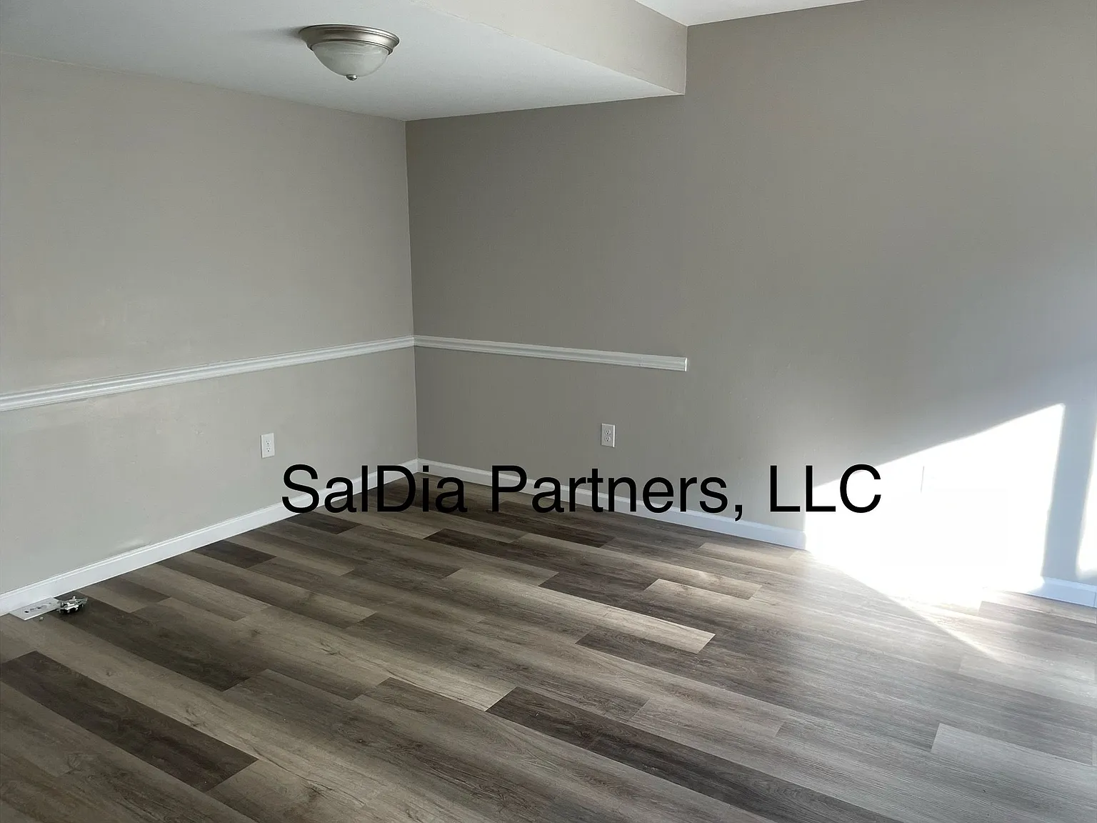 2 bed, 1.5 bath, 1056 sqft, $1,000 — Photo 2