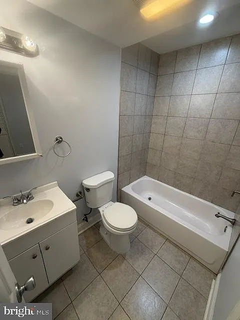 2 bed, 2.0 bath, 3059 sqft, $2,300 — Photo 4