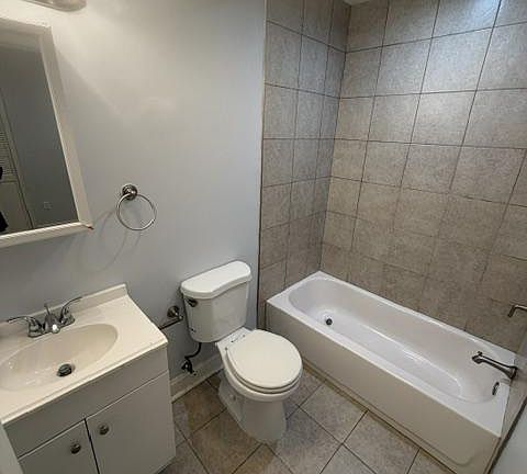 4th image of 421 Burbank St SE #5