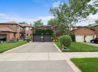 77 Lord Simcoe Dr, Brampton, ON L6S5H1