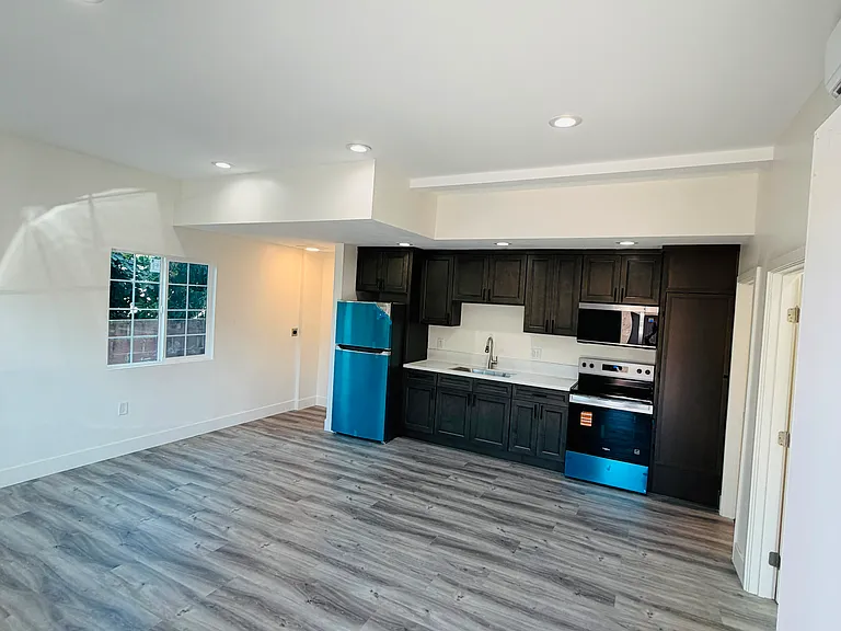 3120 W 113th St #5 — Photo 1