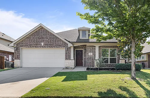 300 Kelvington Dr Photo 1