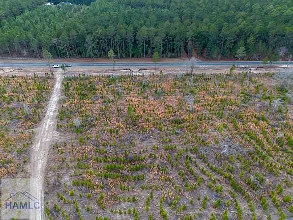 3rd image of 4 Bell Line Rd