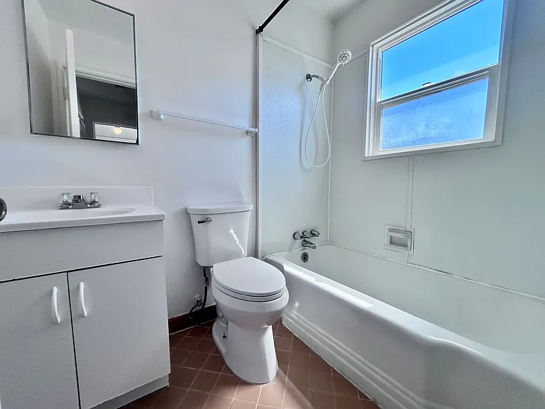 1017 Lochbrae Rd — Photo 9