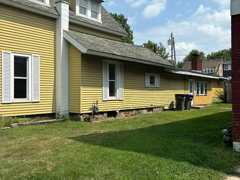 722 S Main St — Photo 3