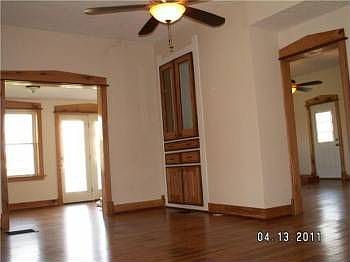3rd image of 854 Sycamore Ln