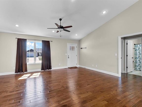 4th image of 2504 Jonathan Dr