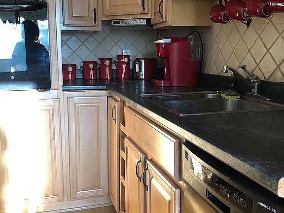 closer view of kit cabinets