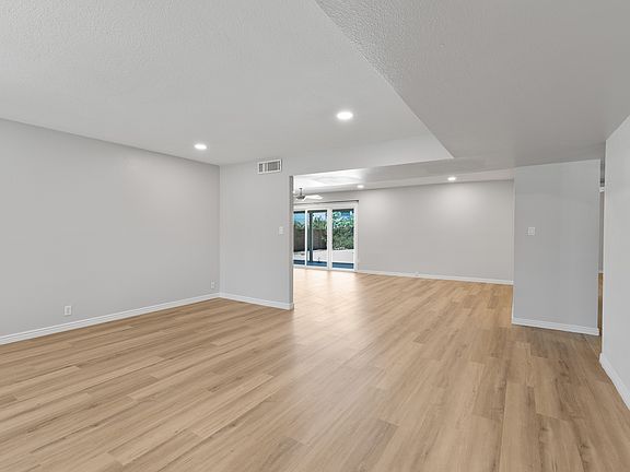 4th image of 14232 N 52nd St