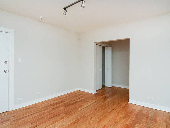 5th image of 2420 N Kedzie Blvd APT 206