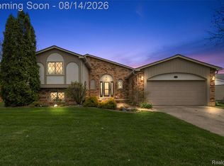 5114 Fedora Dr, Troy, MI 48085