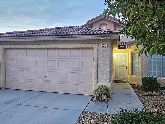 4th image of 5017 W El Campo Grande Ave