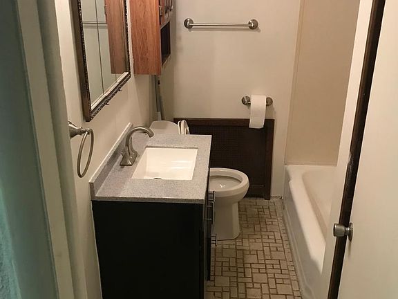 4th image of 2611 S Sartain St