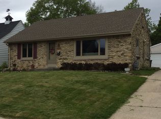2445 N 94th St, Wauwatosa, WI 53226
