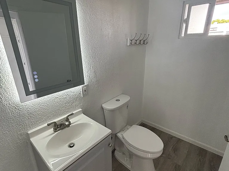 2618 Seaman Ave #2618 — Photo 8